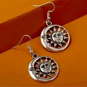 SOLD-

Moon & Sun Shape Drop Earrings